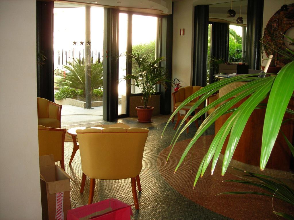 Hotel La Perla Roseto Degli Abruzzi Buitenkant foto