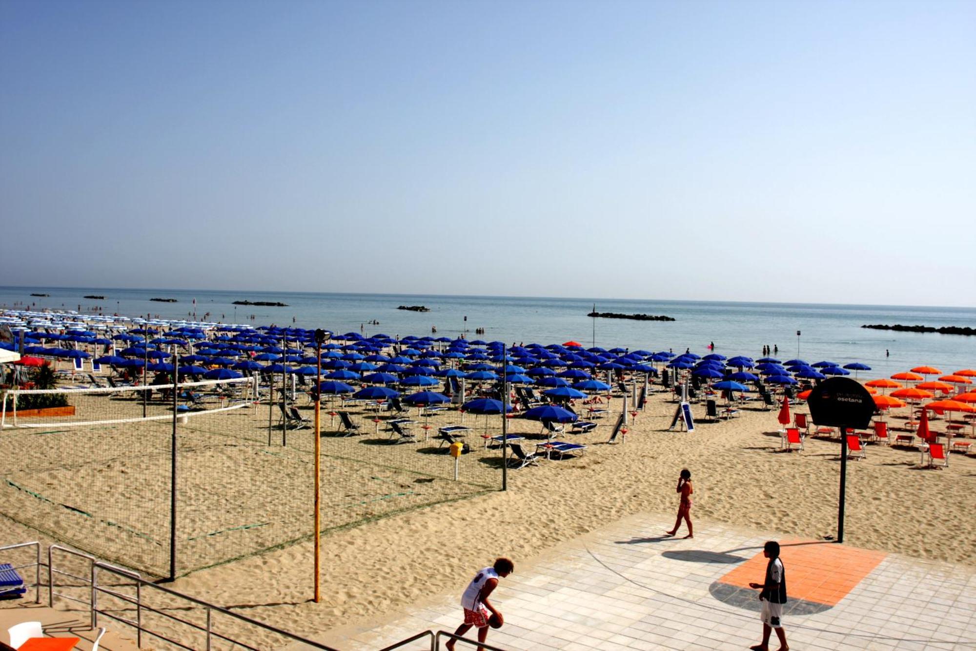 Hotel La Perla Roseto Degli Abruzzi Buitenkant foto