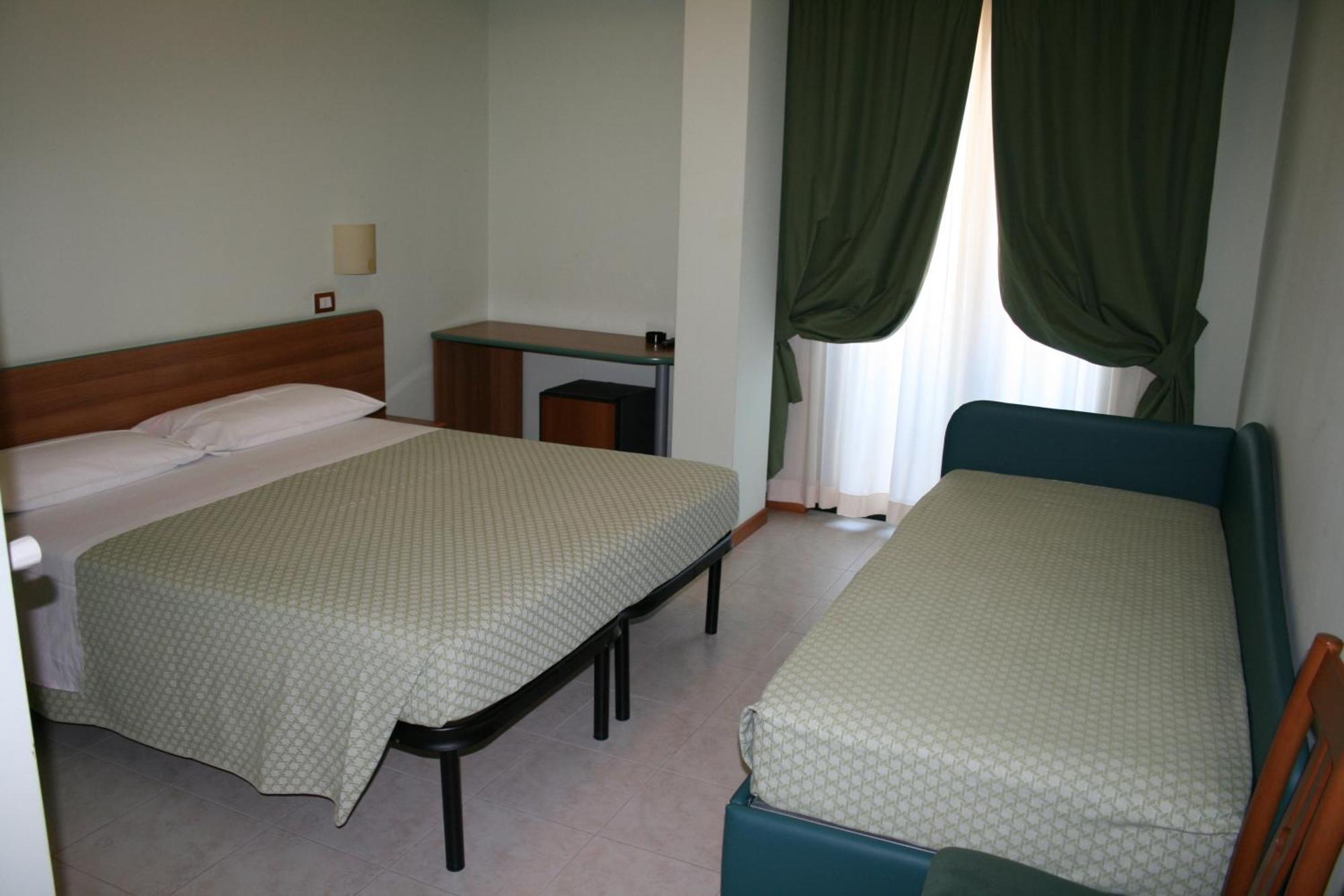 Hotel La Perla Roseto Degli Abruzzi Buitenkant foto