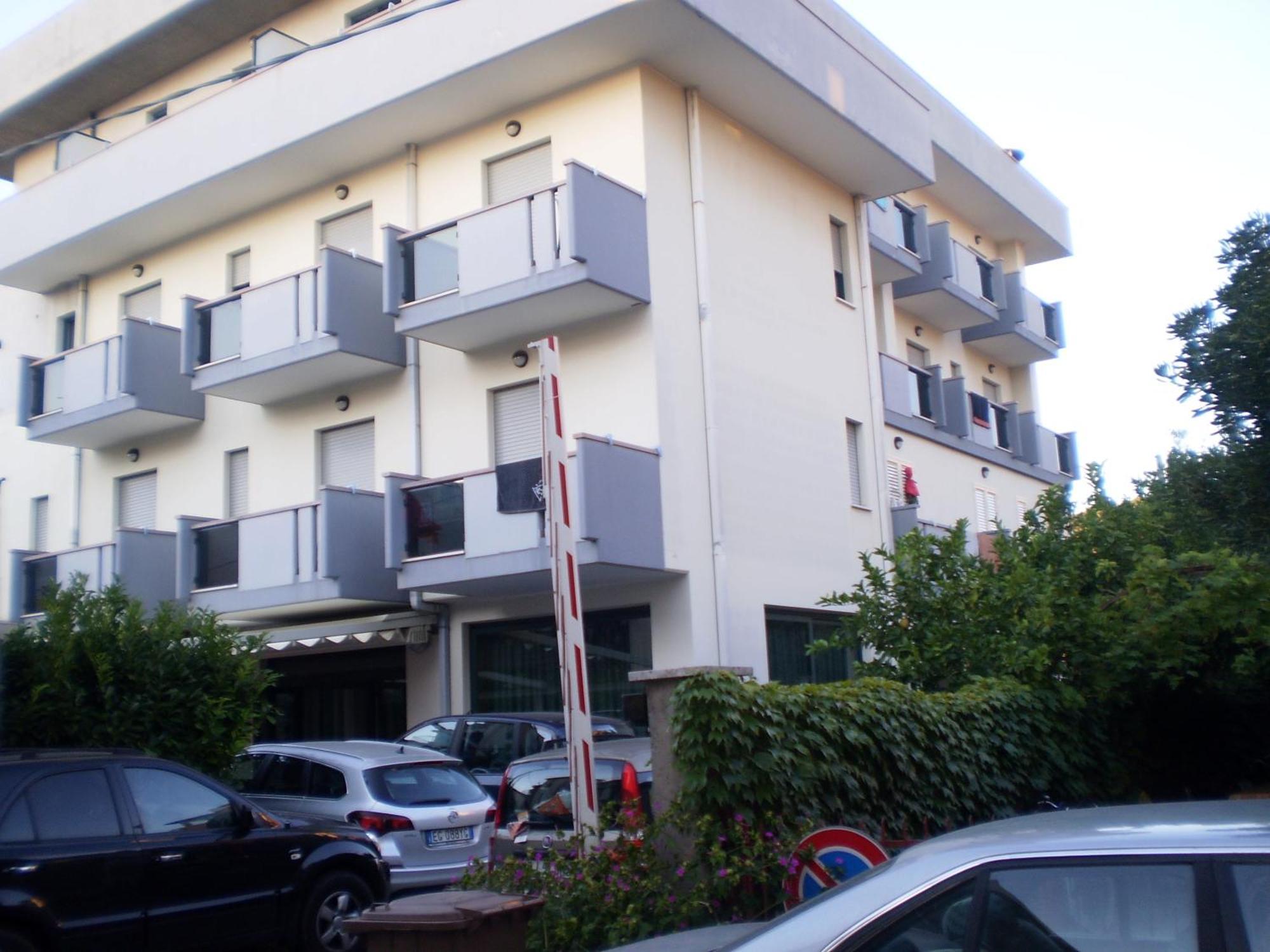 Hotel La Perla Roseto Degli Abruzzi Buitenkant foto